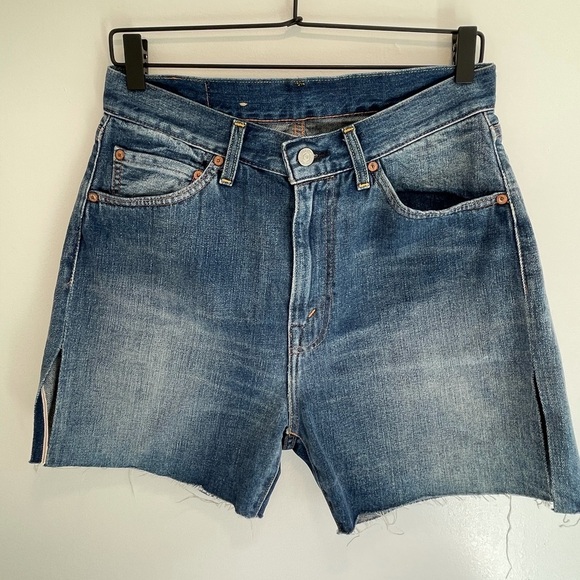 Levis Big E High Waist Shorts Size 29 - Picture 1 of 11
